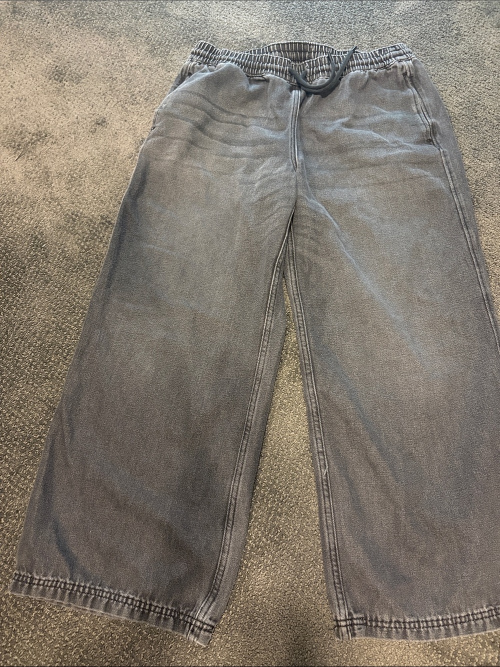 Divided Women's Wide-Leg Flared Jeans - Gray Wash